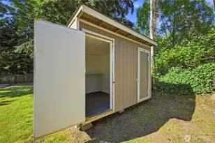 2327 NE 86th St, Seattle, WA 98115 - Photo 27