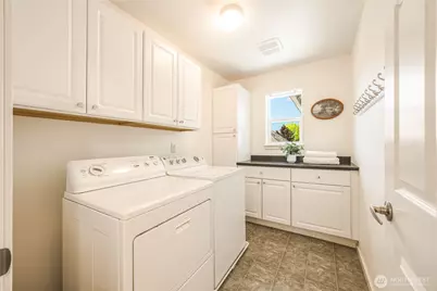 2055 Larchmount Drive NE, Issaquah, WA 98029 - Photo 25