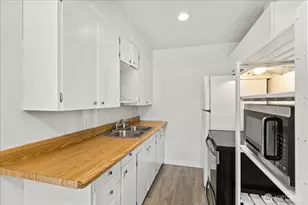 2215 Jackson Ave, Everett, WA 98203 - Photo 3