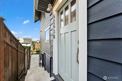 5243 19th Avenue NE, Seattle, WA 98105 - Photo 11