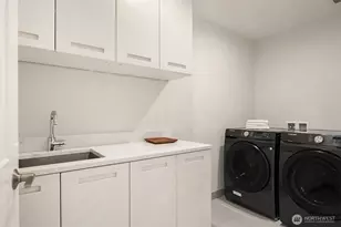 12516 Phinney Ave N, Seattle, WA 98133 - Photo 27