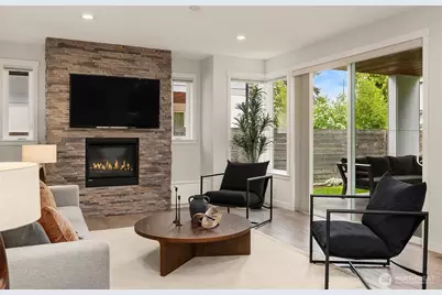12516 Phinney Avenue N, Seattle, WA 98133 - Photo 13