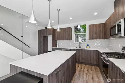 12006 31st Ave NE #G, Seattle, WA 98125 - Photo 11