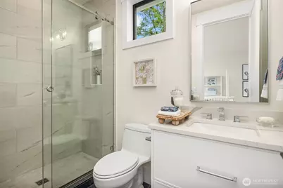 10415 SE 13th Street, Bellevue, WA 98004 - Photo 31