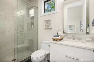 10415 SE 13th St, Bellevue, WA 98004 - Photo 31