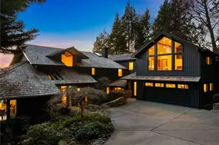 18 Holly Ln, Mercer Island, WA 98040 - Photo 3