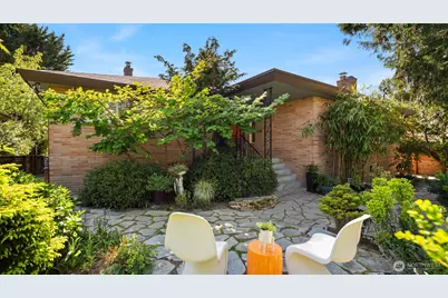 8317 Duncan Avenue S, Seattle, WA 98118 - Photo 3