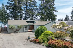 1985 Cascade View Dr, Camano Island, WA 98282 - Photo 3