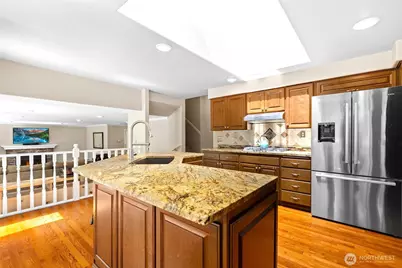 31015 W Lake Morton Drive SE, Kent, WA 98042 - Photo 17