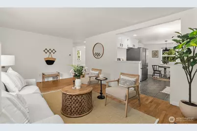 14032 Stone Avenue N, Seattle, WA 98133 - Photo 5