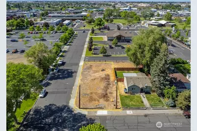 402 E Walnut Avenue, Moses Lake, WA 98837 - Photo 9
