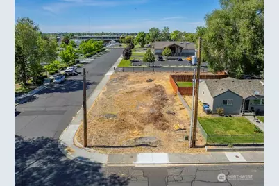 402 E Walnut Avenue, Moses Lake, WA 98837 - Photo 11