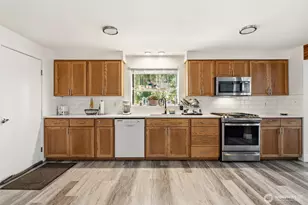 18320 Corliss Ave N, Shoreline, WA 98133 - Photo 9