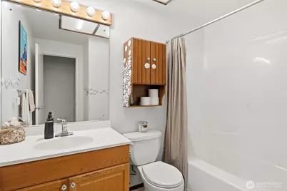 18320 Corliss Avenue N, Shoreline, WA 98133 - Photo 17