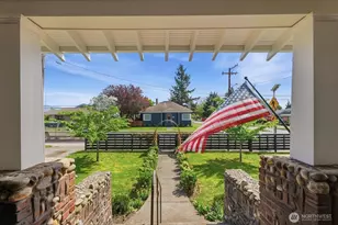 2249 Griffin Ave, Enumclaw, WA 98022 - Photo 5