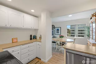 507 W Mercer St, Seattle, WA 98119 - Photo 15