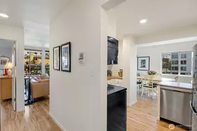 507 W Mercer Street #704, Seattle, WA 98119 - Photo 17
