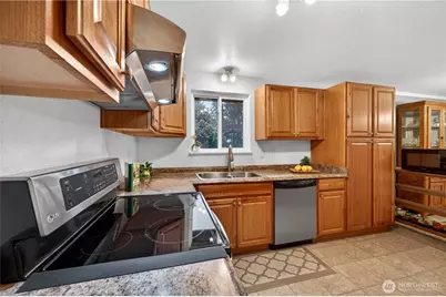8211 189th Avenue E, Bonney Lake, WA 98391 - Photo 9