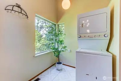 2102 N 171st Street, Shoreline, WA 98133 - Photo 17