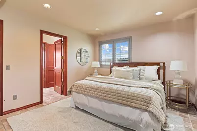 4701 NE Shore Place, Lake Forest Park, WA 98155 - Photo 29