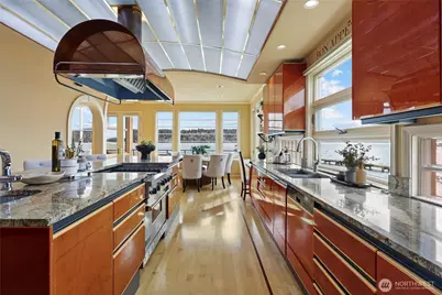 4701 NE Shore Place, Lake Forest Park, WA 98155 - Photo 11