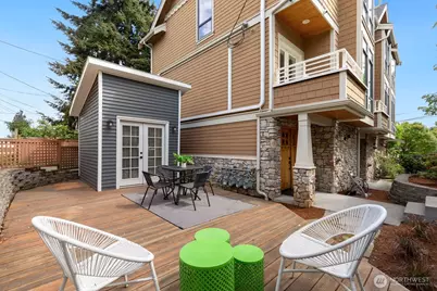 4208 Linden Avenue N, Seattle, WA 98103 - Photo 21