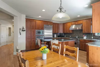 23431 NE 10th Place, Sammamish, WA 98074 - Photo 7