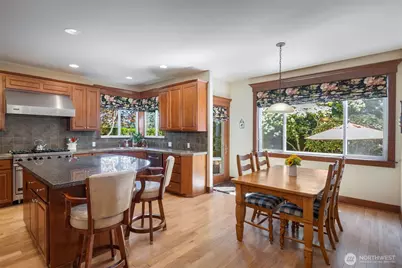 23431 NE 10th Place, Sammamish, WA 98074 - Photo 9