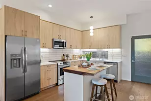 8424 24th Ave SW, Seattle, WA 98106 - Photo 3