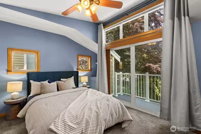 806 N 49th Street, Seattle, WA 98103 - Photo 15