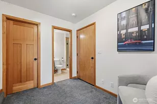 806 N 49th St, Seattle, WA 98103 - Photo 21