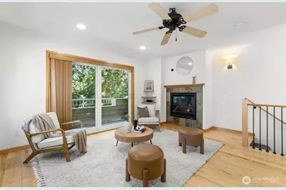806 N 49th Street, Seattle, WA 98103 - Photo 13