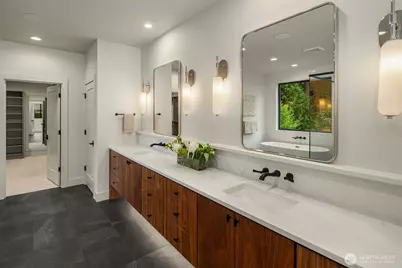 11005 NE 15th Street, Bellevue, WA 98004 - Photo 25