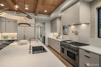 11005 NE 15th Street, Bellevue, WA 98004 - Photo 11
