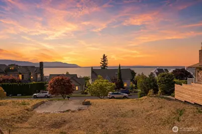 1027 15th Street, Bellingham, WA 98225 - Photo 1