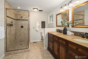 17707 SE 60th St, Bellevue, WA 98006 - Photo 23