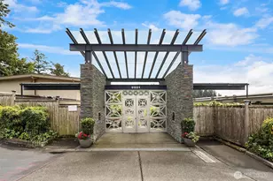 9951 Lake Washington Blvd NE, Bellevue, WA 98004 - Photo 3