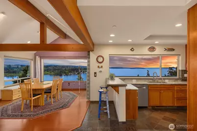8909 NE 118th Place, Kirkland, WA 98034 - Photo 3