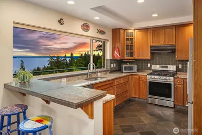 8909 NE 118th Place, Kirkland, WA 98034 - Photo 5