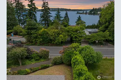 9510 Lake Washington Boulevard NE, Bellevue, WA 98004 - Photo 9