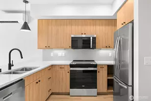 820 N State St, Bellingham, WA 98225 - Photo 9