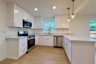 10216 Ainsworth Ave S, Tacoma, WA 98444 - Photo 9