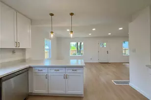 10216 Ainsworth Ave S, Tacoma, WA 98444 - Photo 11