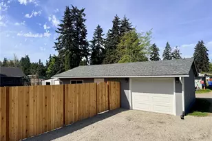 10216 Ainsworth Ave S, Tacoma, WA 98444 - Photo 3