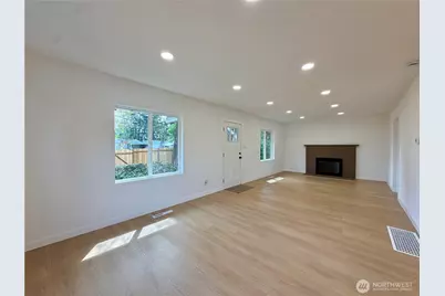 10216 Ainsworth Avenue S, Tacoma, WA 98444 - Photo 17