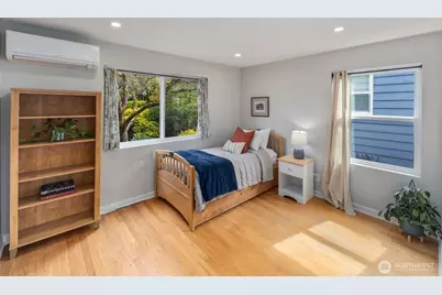 4531 Stanford Avenue NE, Seattle, WA 98105 - Photo 13