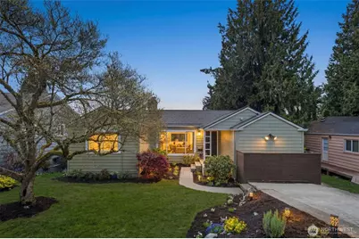 4531 Stanford Avenue NE, Seattle, WA 98105 - Photo 1