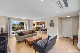 4531 Stanford Ave NE, Seattle, WA 98105 - Photo 3