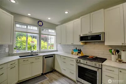 1953 Lake Whatcom Boulevard #4B, Bellingham, WA 98229 - Photo 9