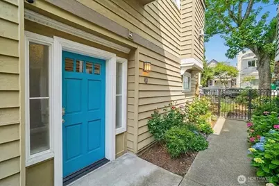 424 21st Avenue, Seattle, WA 98122 - Photo 1
